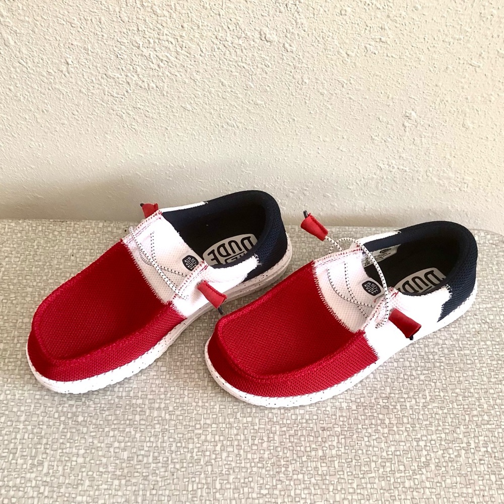 Hey Dude Wally Tri Varsity Mesh Red White Navy Blue Loafers, Size 9